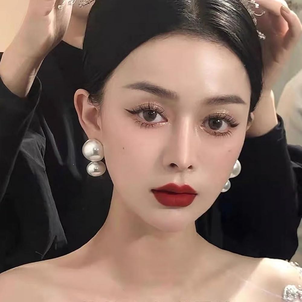 Pearl Earrings showcase