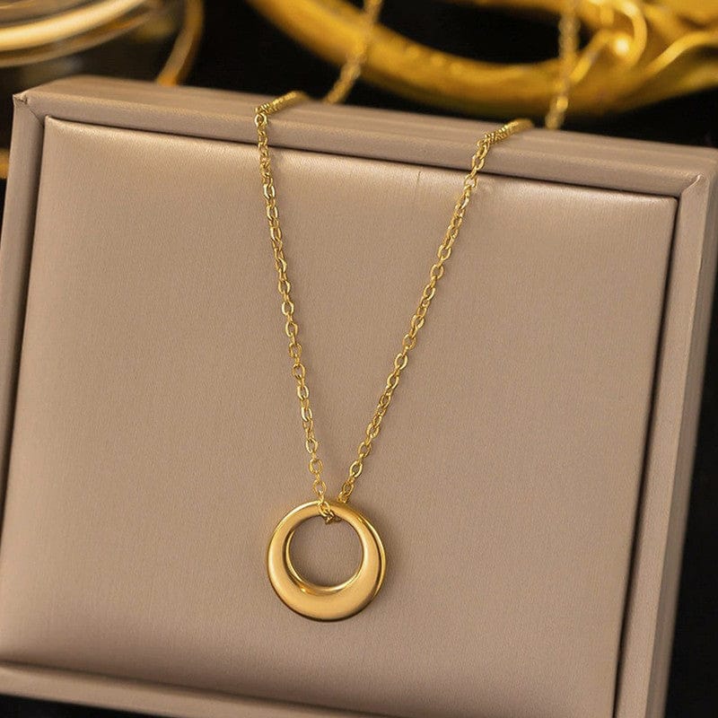 Out Circle Pendant Necklace